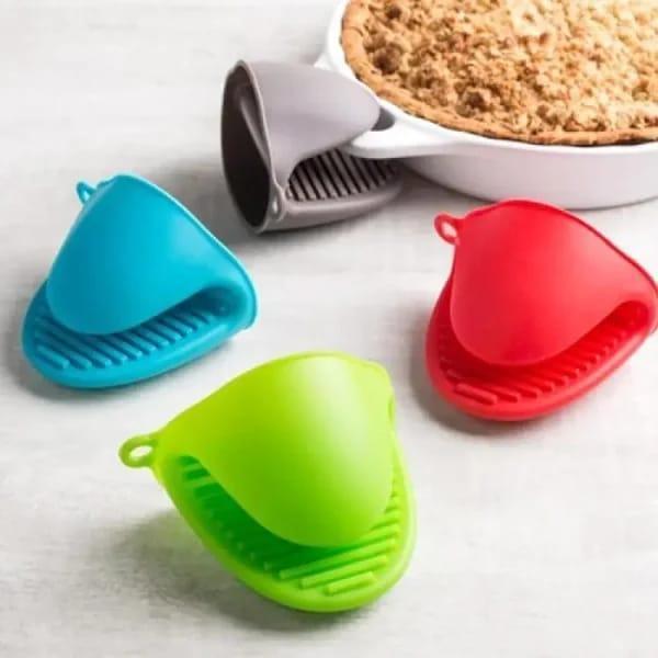 Multicolor Silicone Pot Holders - Set of 2 for Stylish and Heat-Resistant Kitchen Use